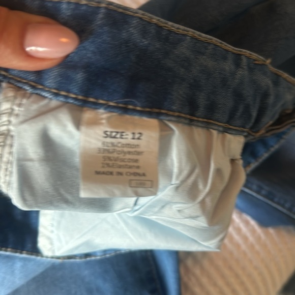 Cropped blue jeans from Amazon. Brand new never been worn size 12. - Picture 5 of 5